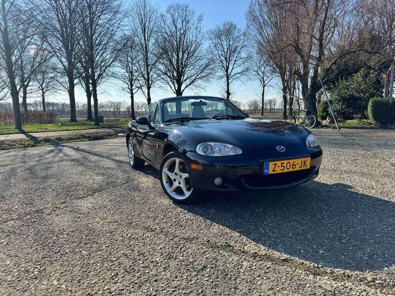 Zwart Gebruikt 2003 Mazda MX5 Sportive Cabriolet | € 6.400 (Eerlijke prijs) - Afbeelding 1/4