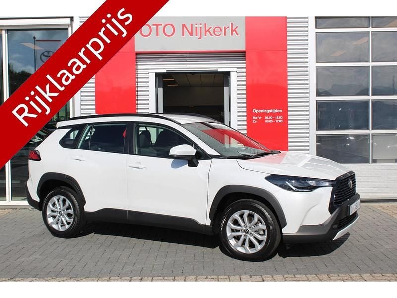 Wit Occasion 2024 Toyota Corolla Cross Active SUV | € 30.900 (Super prijs) - Afbeelding 1/4