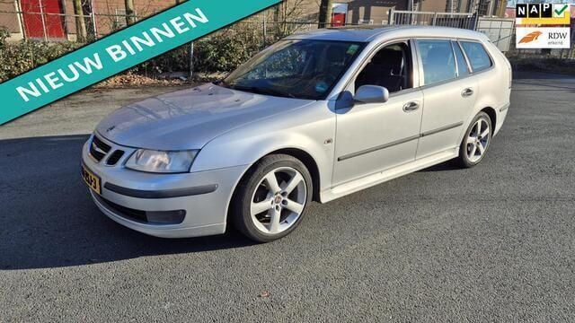 Grijs, metallic lak Gebruikt 2005 Saab 9-3 Vector Stationwagen | € 1.499 (Duur) - Afbeelding 1/4