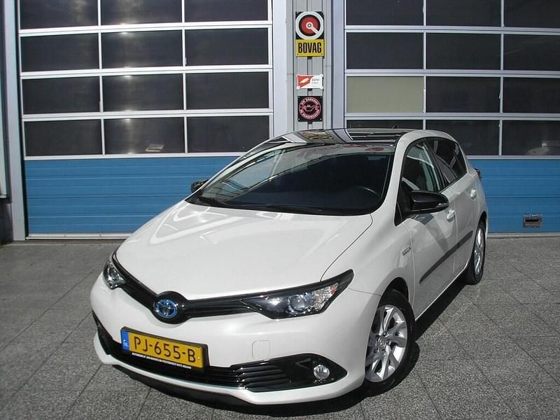 Wit Gebruikt 2017 Toyota Auris Edition Hatchback | € 16.750 (Eerlijke prijs) - Afbeelding 1/4