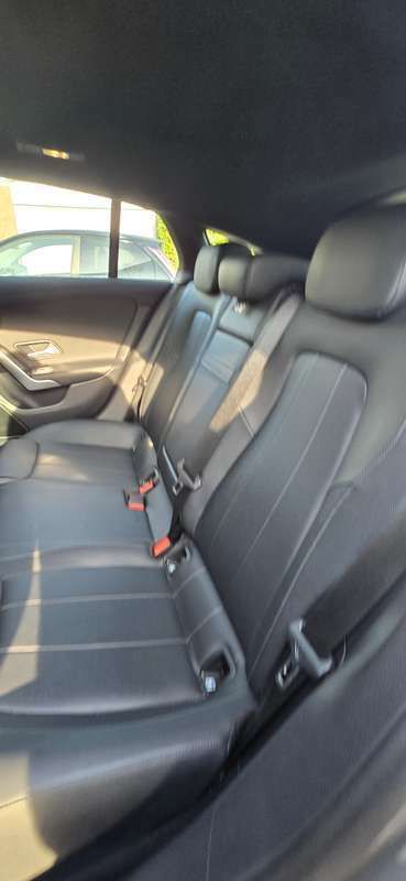 Grijs Gebruikt 2021 Mercedes CLA200 Luxury Stationwagen | € 25.000 (Eerlijke prijs) - Afbeelding 1/4