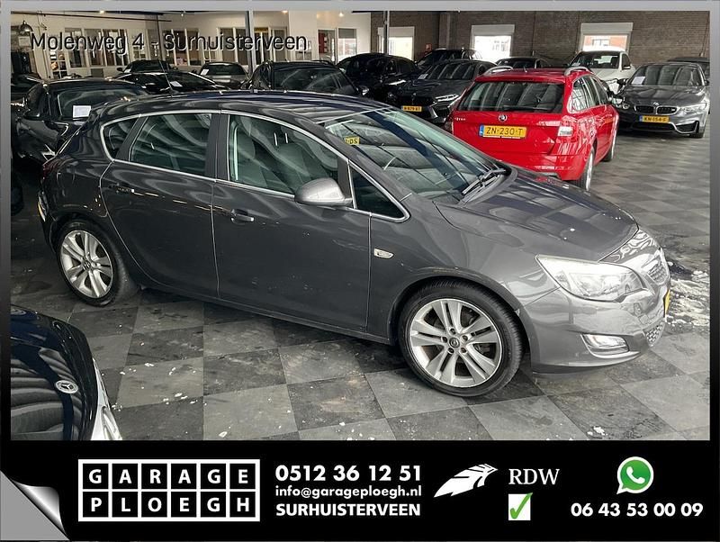 Grijs Occasion 2011 Opel Astra Hatchback | € 3.700 (Eerlijke prijs) - Afbeelding 1/4