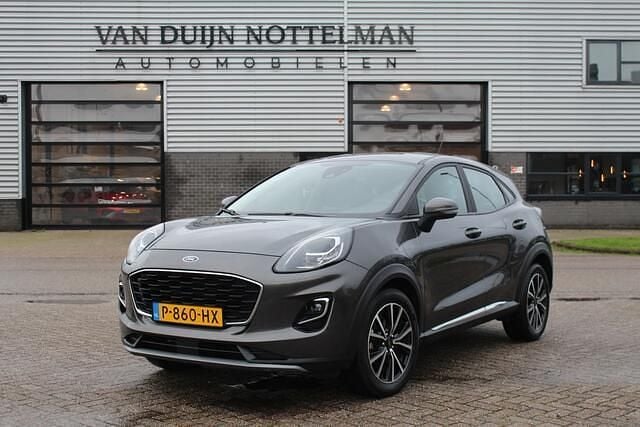 Grijs Gebruikt 2020 Ford Puma Titanium SUV | € 20.950 (Goede deal) - Afbeelding 1/4