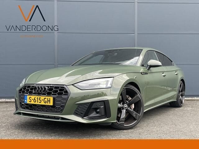 Groen Gebruikt 2022 Audi A5 Sportback Competition Hatchback | € 39.945 (Iets duurder) - Afbeelding 1/3
