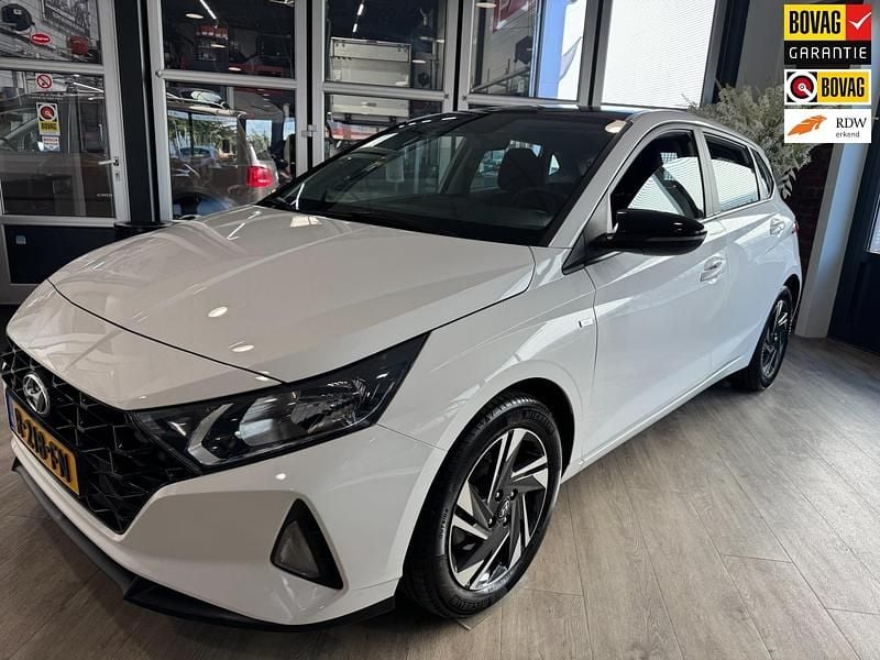 Wit Gebruikt 2022 Hyundai i20 Comfort Hatchback | € 19.950 (Iets duurder) - Afbeelding 1/4