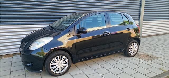 Zwart Occasion 2007 Toyota Yaris Sol Hatchback | € 2.750 (Goede deal) - Afbeelding 1/4
