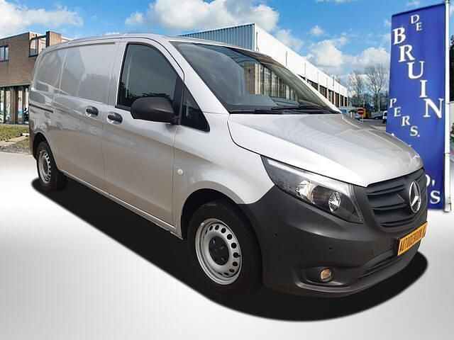 Grijs Gebruikt 2022 Mercedes Vito MPV | € 19.900 (Super prijs) - Afbeelding 1/4