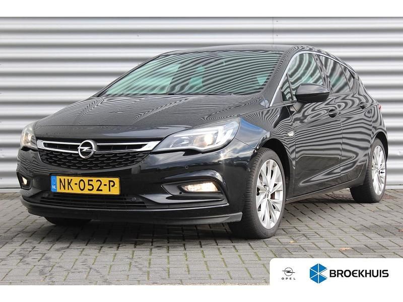 Zwart Gebruikt 2017 Opel Astra Innovation Hatchback | € 12.900 (Eerlijke prijs) - Afbeelding 1/1