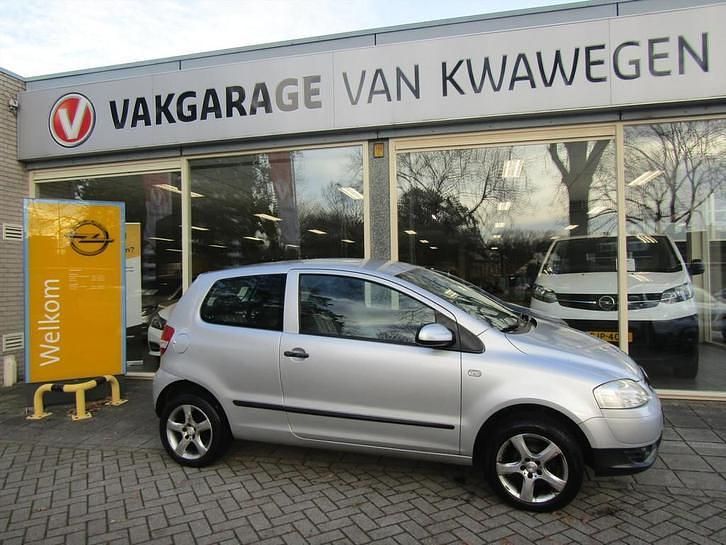 Grijs Occasion 2006 VW Fox Trendline Hatchback | € 1.900 (Eerlijke prijs) - Afbeelding 1/4