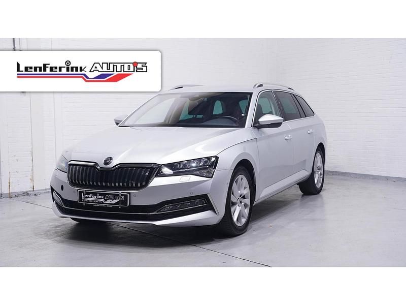Grijs Gebruikt 2021 Skoda Superb Style Stationwagen | € 20.450 (Eerlijke prijs) - Afbeelding 1/4