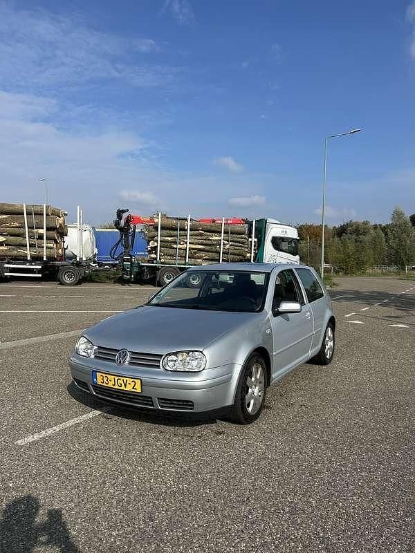 Gebruikt 2000 VW Golf IV Highline Sedan | € 1.300 (Goede deal) - Afbeelding 1/4
