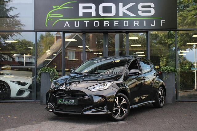 Zwart Nieuw 2025 Toyota Yaris Hatchback | € 27.950 (Eerlijke prijs) - Afbeelding 1/4