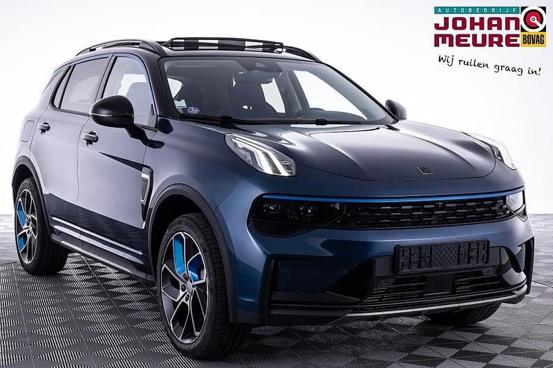 Blauw, metallic lak Gebruikt 2023 Lynk & Co 01 SUV | € 28.390 (Eerlijke prijs) - Afbeelding 1/4