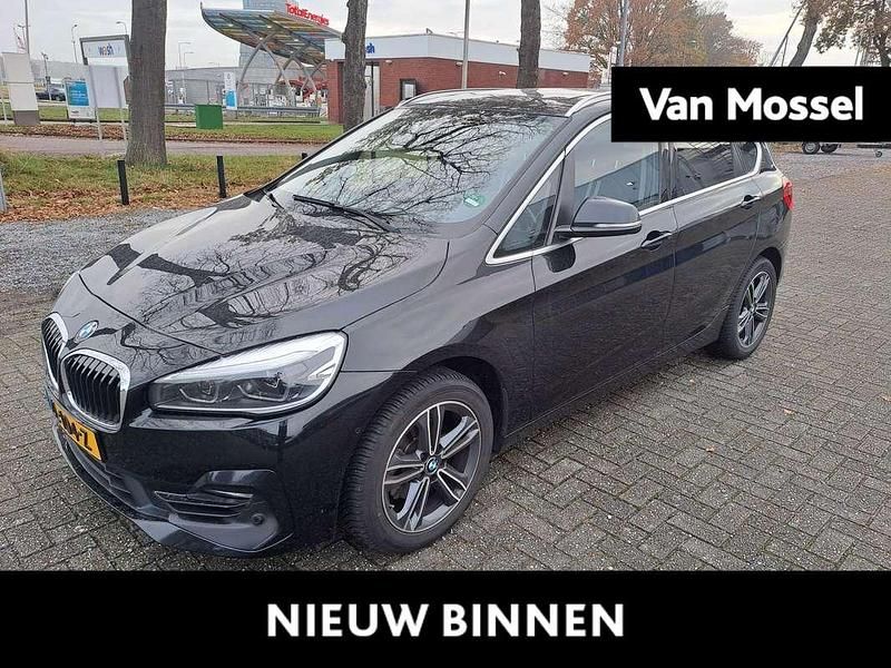 Zwart Gebruikt 2019 BMW 218 Active Tourer Executive MPV | € 19.745 (Goede deal) - Afbeelding 1/4