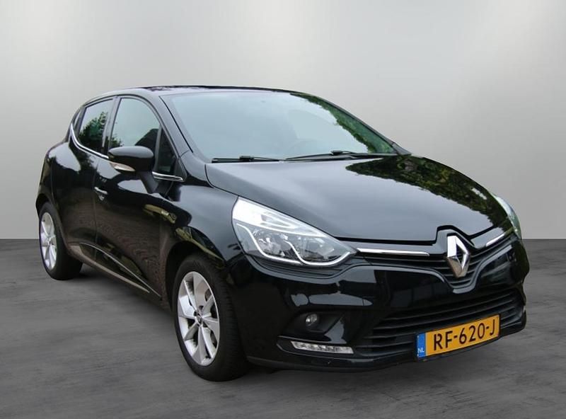 Zwart Gebruikt 2017 Renault Clio IV LIMITED Hatchback | € 8.045 (Goede deal) - Afbeelding 1/4