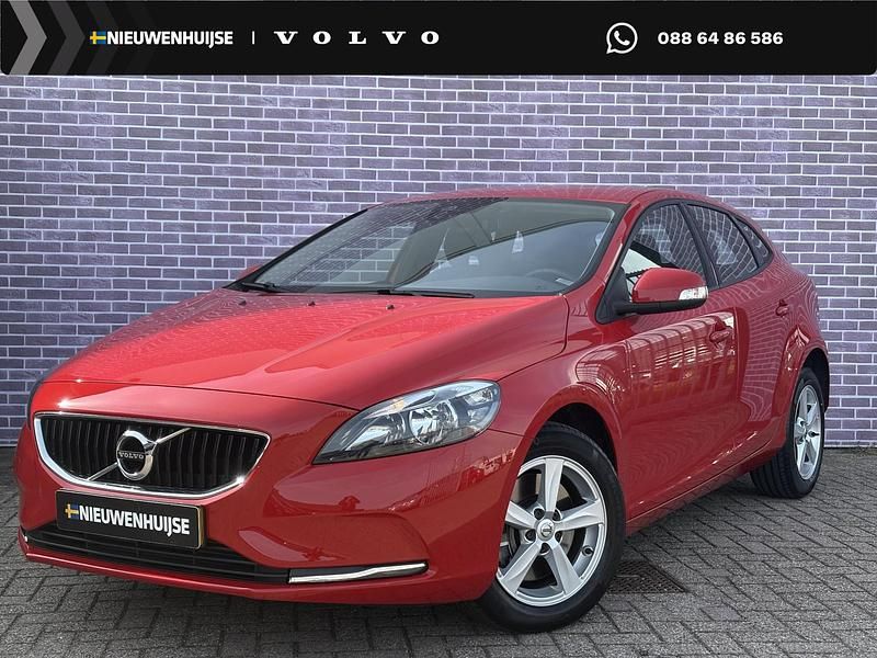 Rood Gebruikt 2018 Volvo V40 Kinetic Stationwagen | € 21.194 (Goede deal) - Afbeelding 1/3