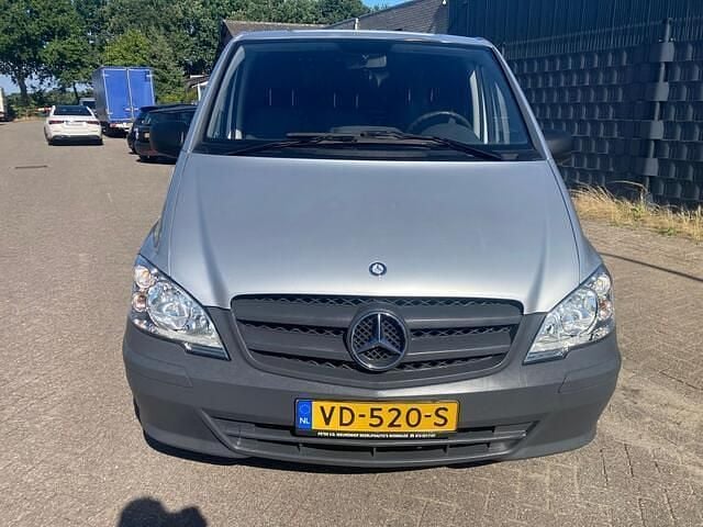 Grijs Gebruikt 2011 Mercedes Vito MPV | € 4.999 (Eerlijke prijs) - Afbeelding 1/4