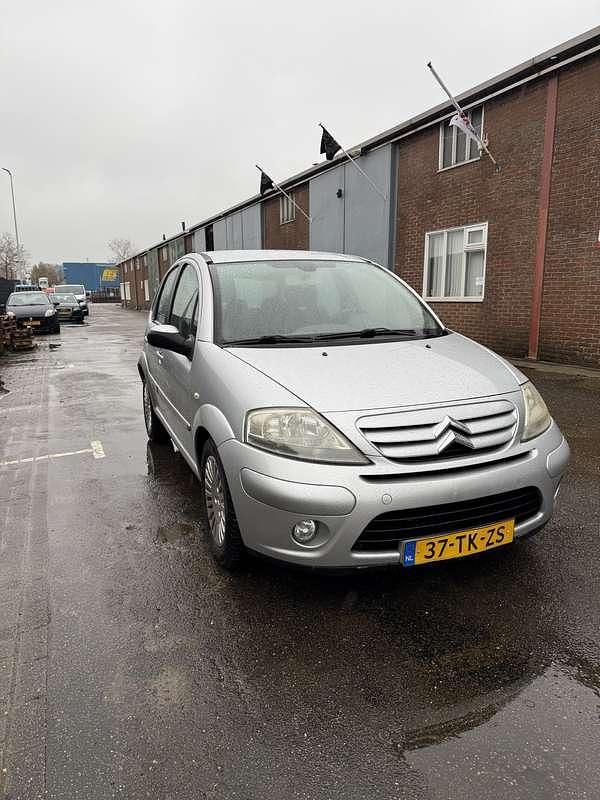 Grijs Gebruikt 2006 Citroën C3 Exclusive Hatchback | € 1.450 (Eerlijke prijs) - Afbeelding 1/4