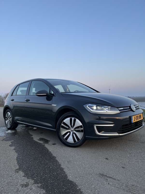 Grijs Gebruikt 2020 VW e-Golf Hatchback | € 13.500 (Eerlijke prijs) - Afbeelding 1/4