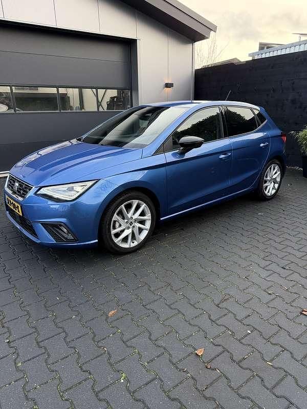 Blauw Gebruikt 2022 Seat Ibiza FR Hatchback | € 17.250 (Goede deal) - Afbeelding 1/4