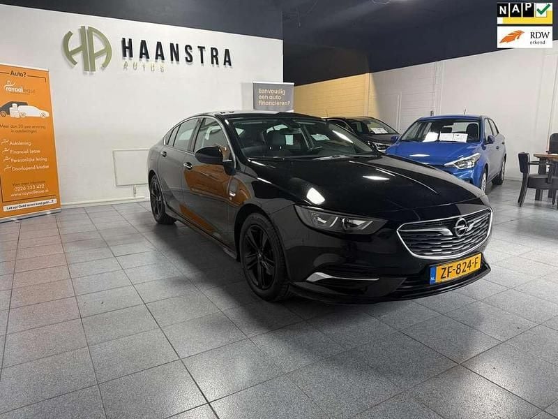 Zwart Gebruikt 2019 Opel Insignia Business Hatchback | € 17.950 (Goede deal) - Afbeelding 1/4