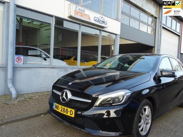 Zwart Gebruikt 2017 Mercedes A180 Ambition Hatchback | € 16.250 (Eerlijke prijs) - Afbeelding 1/4