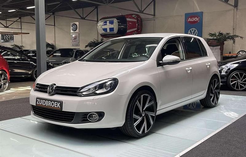 Wit Gebruikt 2012 VW Golf VII Hatchback | € 10.999 (Eerlijke prijs) - Afbeelding 1/4