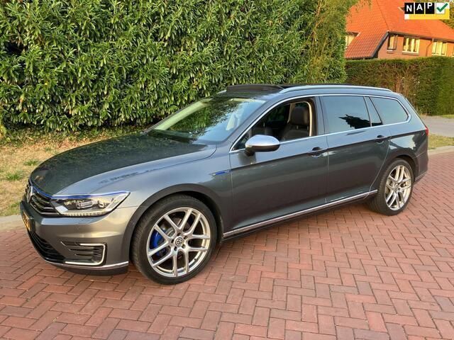 Grijs Gebruikt 2015 VW Passat Highline Stationwagen | € 13.750 (Eerlijke prijs) - Afbeelding 1/4