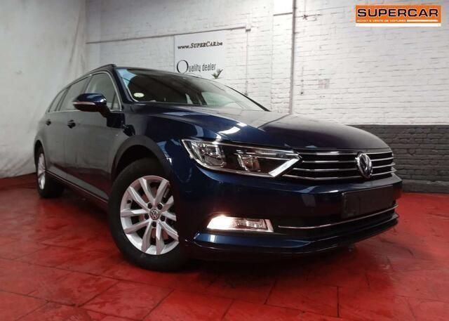 Blauw Gebruikt 2017 VW Passat Comfortline Stationwagen | € 14.900 - Afbeelding 1/4