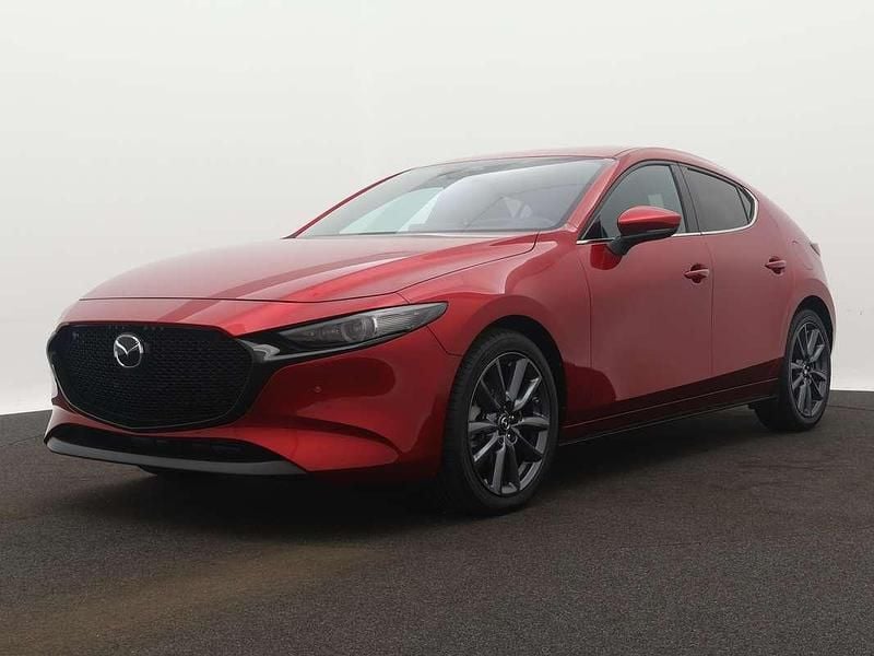 Soul red crystal (rood metallic) Nieuw 2025 Mazda 3 Takumi-Line Hatchback | € 38.940 (Iets duurder) - Afbeelding 1/4