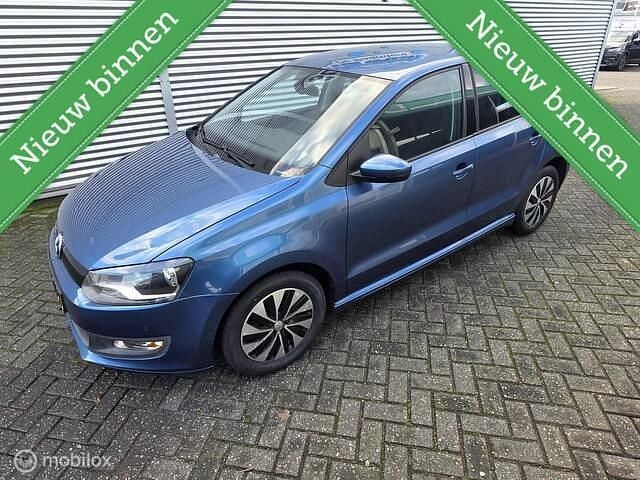 Blauw Occasion 2015 VW Polo Edition Hatchback | € 11.500 (Goede deal) - Afbeelding 1/4