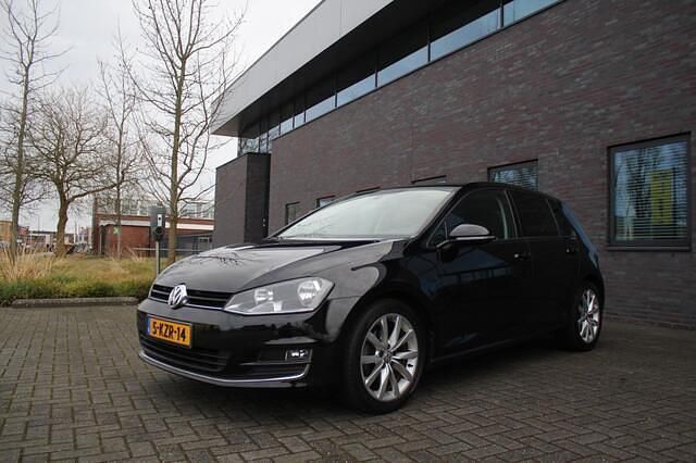 Zwart Occasion 2013 VW Golf VII Highline Hatchback | € 9.999 (Iets duurder) - Afbeelding 1/4