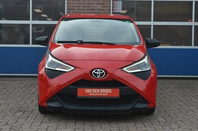 Occasion Toyota Aygo 72 PK (52 kW) 2019 Rood Hatchback