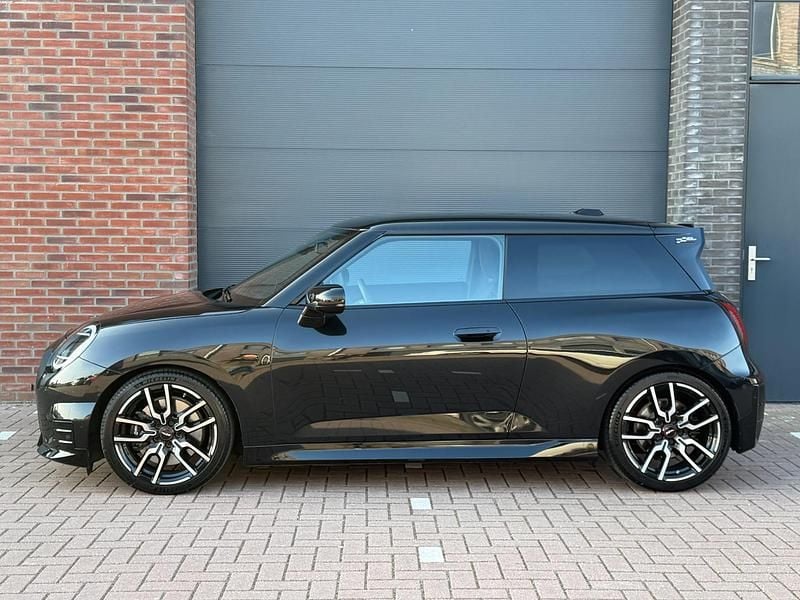 Occasion Mini Cooper 189 kW (258 PK) 2024 Zwart Hatchback