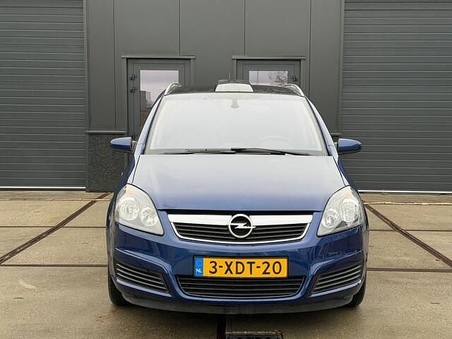 Blauw Gebruikt 2006 Opel Zafira Essentia MPV | € 1.950 (Eerlijke prijs) - Afbeelding 1/4