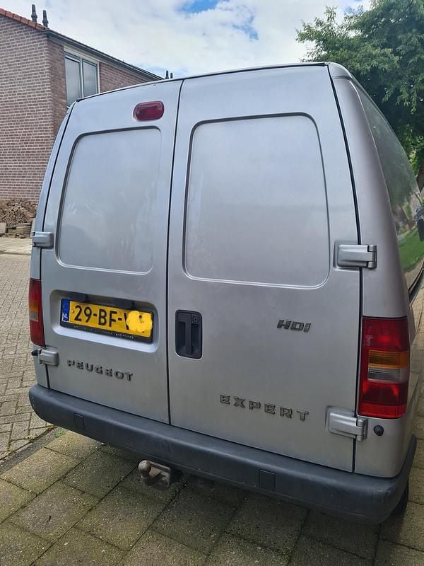 Zilver (metallic) Gebruikt 2002 Peugeot Expert Comfort Van | € 2.850 - Afbeelding 1/4
