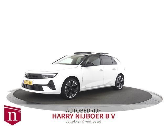 Wit Gebruikt 2023 Opel Astra Ultimate Hatchback | € 25.900 (Goede deal) - Afbeelding 1/4