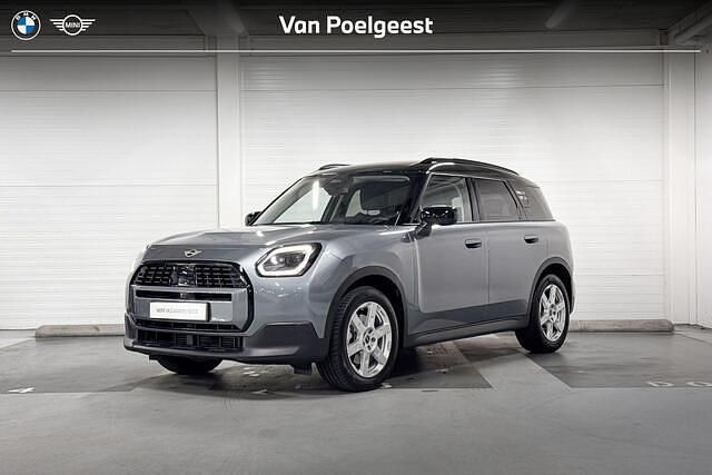 Smokey green (licht groen) Gebruikt 2024 Mini Countryman Classic SUV | € 39.900 (Super prijs) - Afbeelding 1/4
