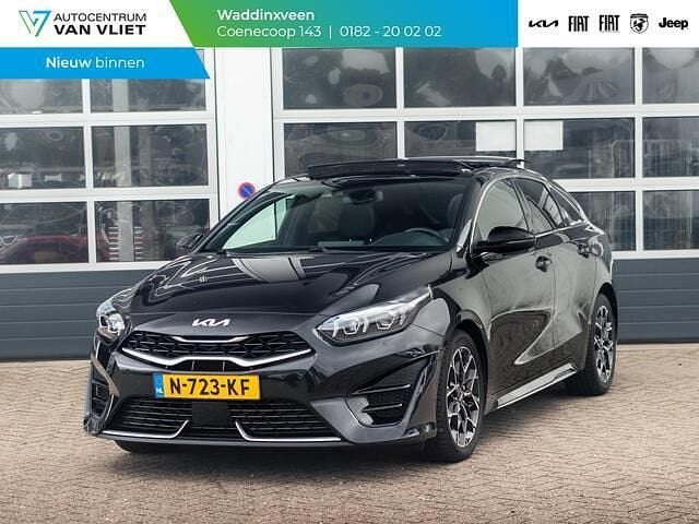 (1k) black pearl m Gebruikt 2021 Kia ProCeed GT-Line Hatchback | € 23.995 (Eerlijke prijs) - Afbeelding 1/4
