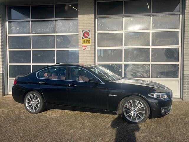 Zwart Gebruikt 2014 BMW 550 Executive Sedan | € 17.450 - Afbeelding 1/4