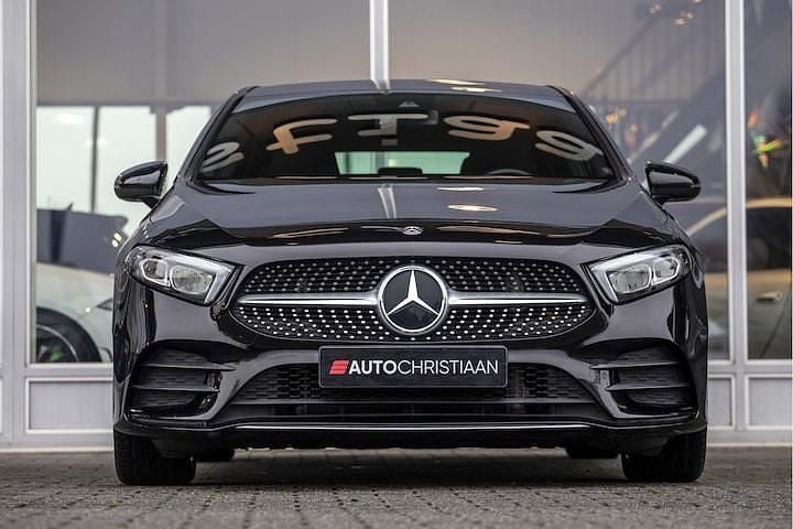 Occasion Mercedes A180 AMG 136 PK (100 kW) 2020 Zwart (metallic) Hatchback
