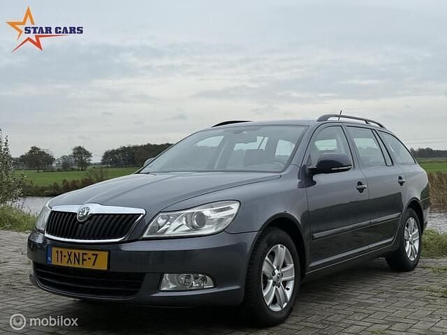 Grijs Gebruikt 2012 Skoda Octavia Business Line Stationwagen | € 4.950 (Goede deal) - Afbeelding 1/4