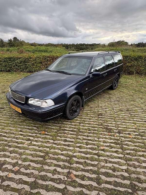 Blauw Gebruikt 1998 Volvo V70 Stationwagen | € 2.000 (Eerlijke prijs) - Afbeelding 1/4