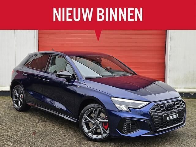 Occasion Audi A3 Sportback Competition 116 PK (85 kW) 2022 Blauw Hatchback