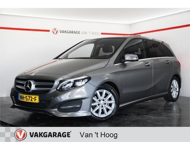 Grijs Gebruikt 2017 Mercedes B180 Edition MPV | € 17.944 (Eerlijke prijs) - Afbeelding 1/4