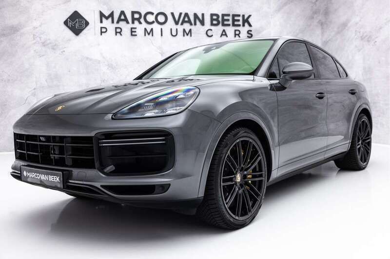 Grijs, metallic lak Gebruikt 2020 Porsche Cayenne Turbo S SUV | € 104.850 (Eerlijke prijs) - Afbeelding 1/4
