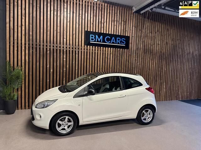 Wit Gebruikt 2011 Ford Ka Cool & Sound Edition Hatchback | € 3.399 (Eerlijke prijs) - Afbeelding 1/4
