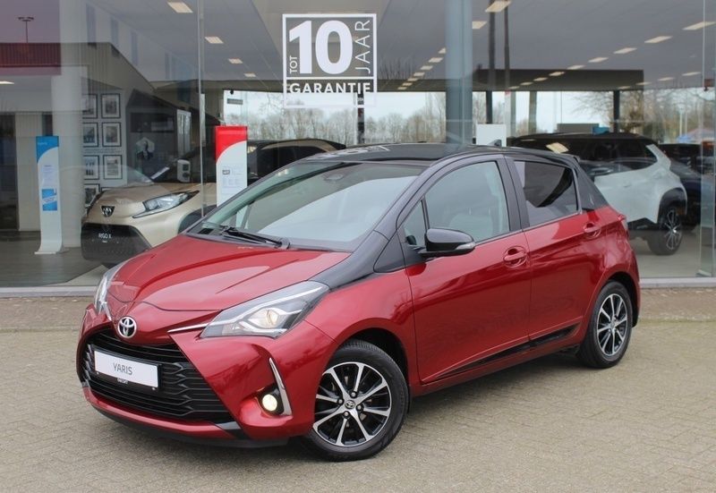 Rood Gebruikt 2020 Toyota Yaris Hatchback | € 15.995 (Goede deal) - Afbeelding 1/4