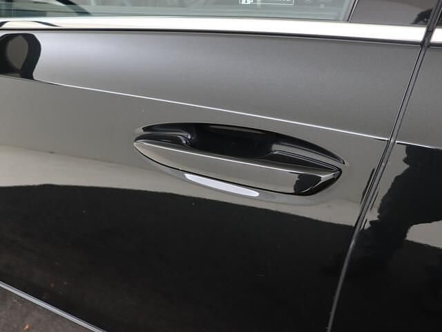 Occasion Lexus ES300H Business Edition 218 PK (160 kW) 2022 Graphite black metallic (donker zwart metallic) Sedan