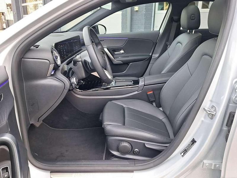 Occasion Mercedes A250 Night 218 PK (160 kW) 2024 Zilver Hatchback
